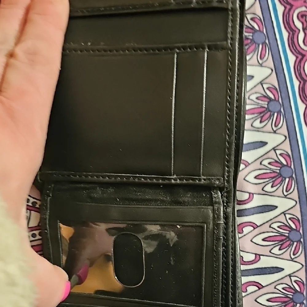Claiborne NWOT Men's Black Leather Trifold Wallet